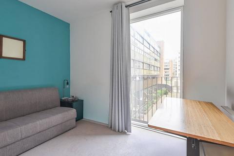 2 bedroom flat for sale, Brownswood Road, Highbury, London, N4
