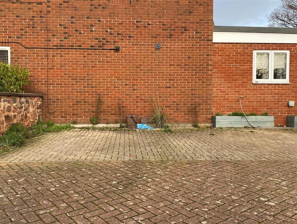 Parking2.jpg