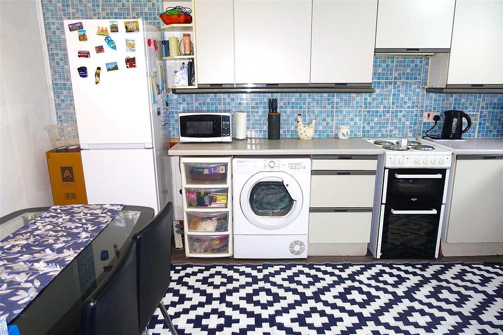 Kitchen Diner 2.jpg
