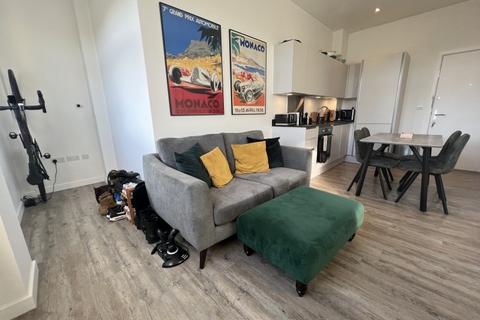 undefined, London Road, Staines TW18
