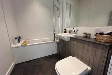 undefined, London Road, Staines TW18
