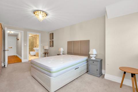 undefined, Kings Drive, Midhurst GU29