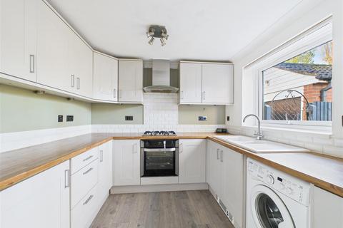 3 bedroom detached house to rent, Blackburn Avenue, Brough
