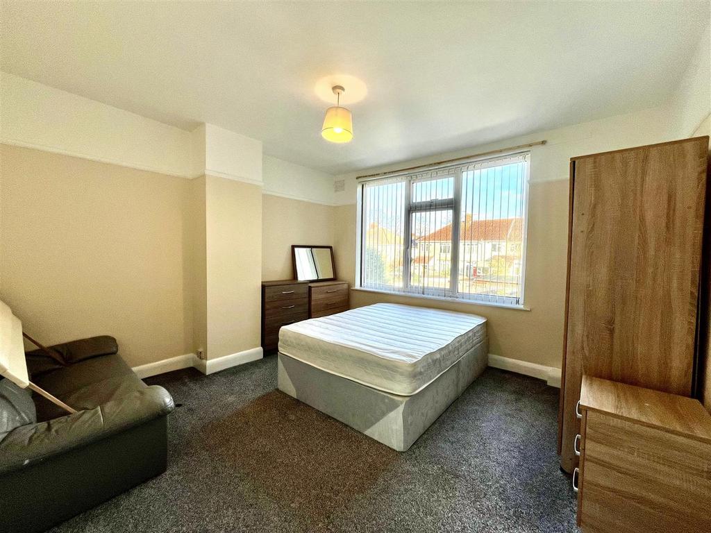 Bedroom 2a.jpeg