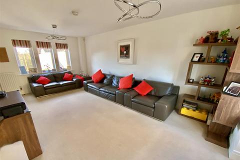 undefined, Moor Croft Close, Mirfield