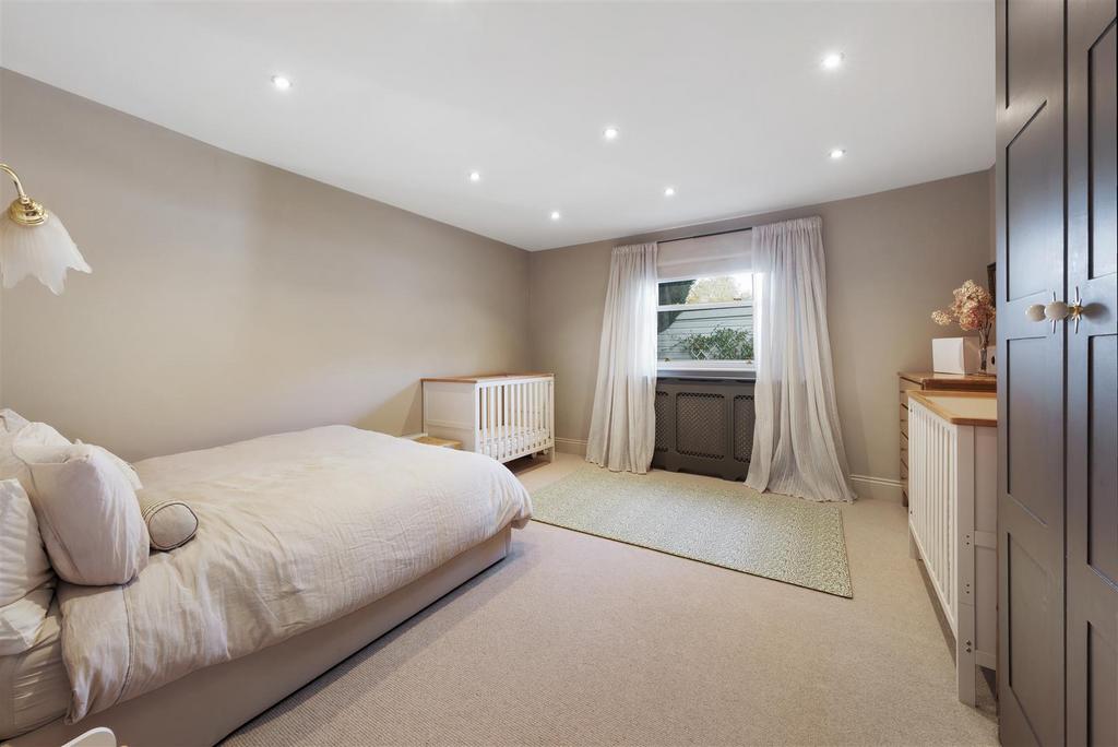 Burrow-23 A.jpg