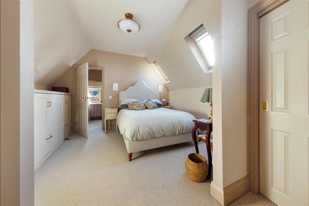 Burrow-25 A.jpg