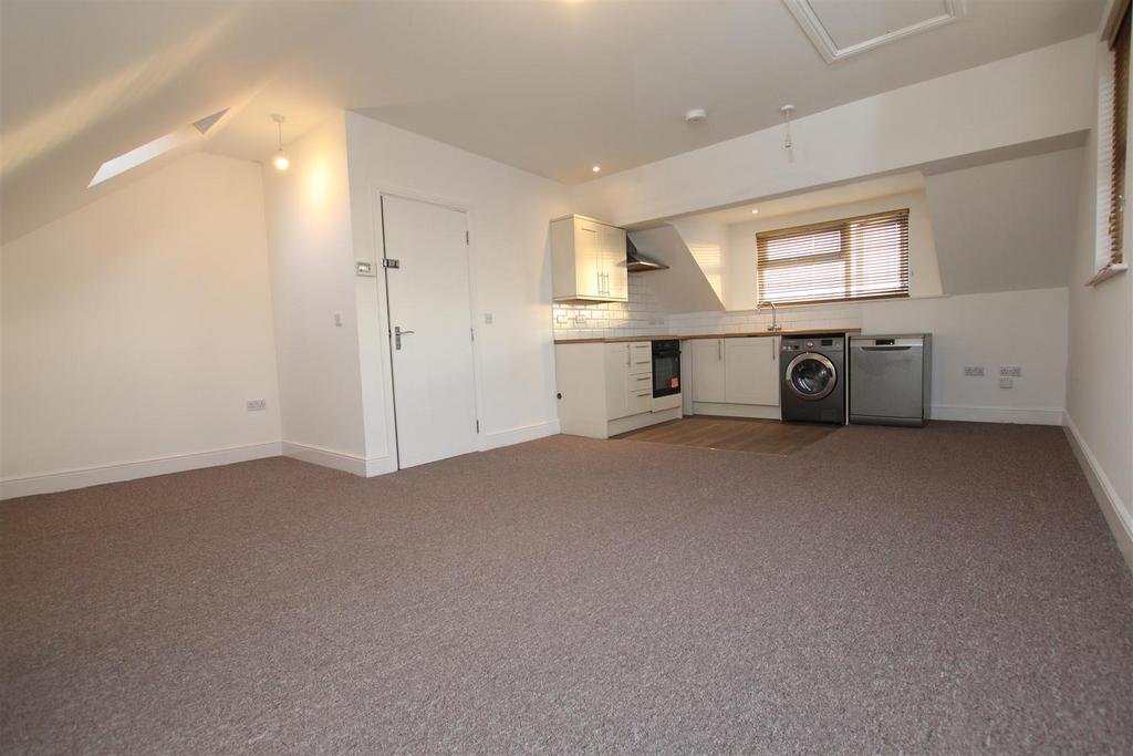 Lounge / Kitchen
