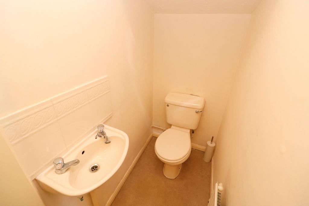 Ground Floor Cloakroom / WC