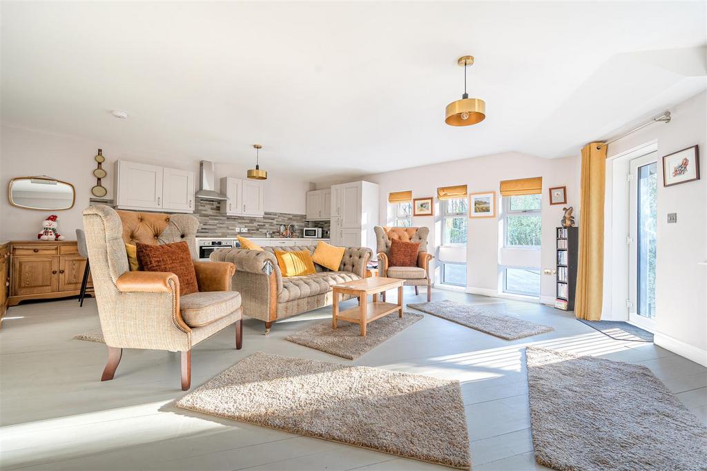 Open plan lounge / dining room / kitchen