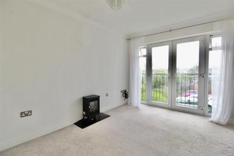 undefined, Charlton Mews, Hull