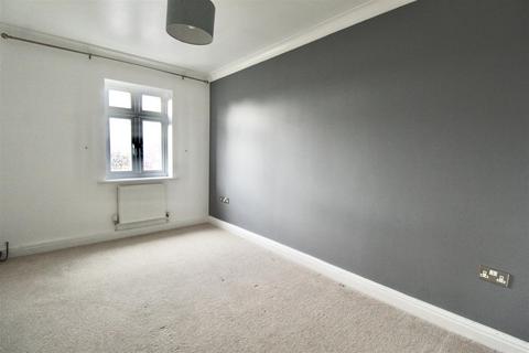 undefined, Charlton Mews, Hull