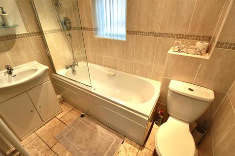 undefined, Charlton Mews, Hull