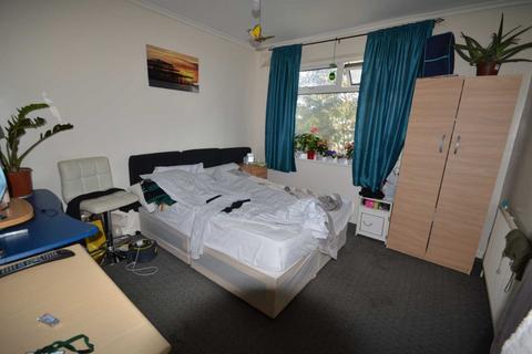undefined, Grantham Gardens, Romford RM6