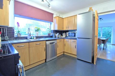 4 bedroom detached house for sale, St. Marys Close, South Wootton