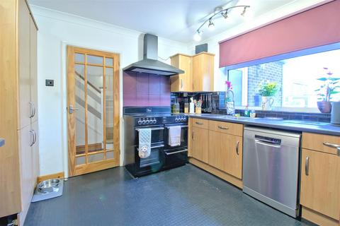 4 bedroom detached house for sale, St. Marys Close, South Wootton