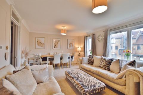 2 bedroom maisonette for sale, Langtons Meadow, Slough