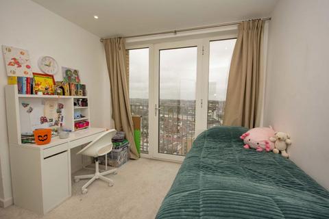 2 bedroom flat to rent, Moorhen Drive, London NW9