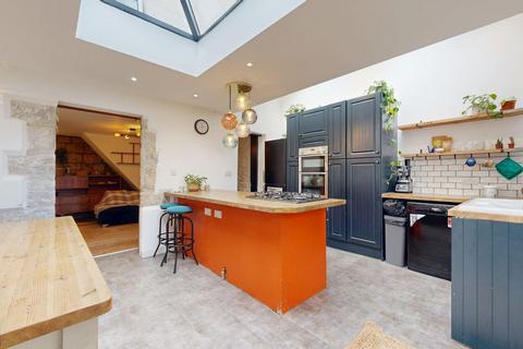 3 bedroom end of terrace house for sale, Southwell Street, Portland