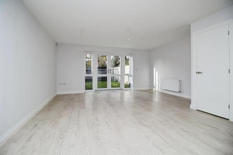 3 bedroom house to rent, Juno Road, Hemel Hempstead HP2
