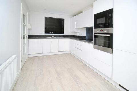 3 bedroom house to rent, Juno Road, Hemel Hempstead HP2