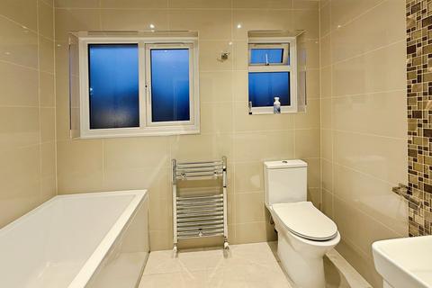 5 bedroom semi-detached house to rent, Trent Avenue, Upminster, Essex