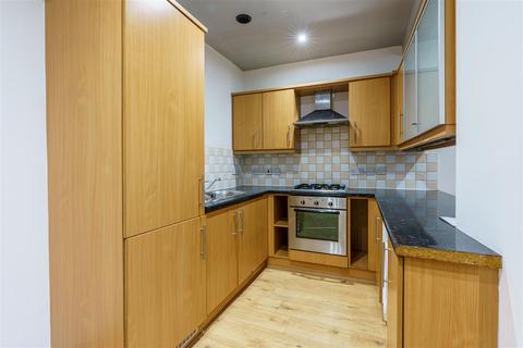 3 bedroom flat to rent, *6 Month Let Osborne Terrace, Newcastle Upon Tyne