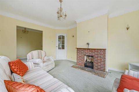 2 bedroom detached bungalow for sale, Hawthorn Road, Horndean