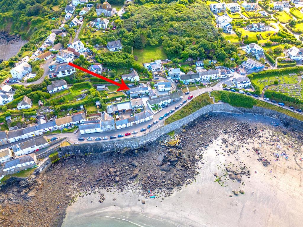 Ivy Cottage, Coverack-04 arrow.jpg
