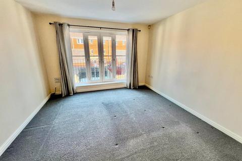 3 bedroom townhouse for sale, *NO CHAIN* Honeysuckle Road, Desborough, Kettering