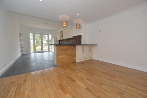 4 bedroom bungalow to rent, The Grove, Southampton SO19