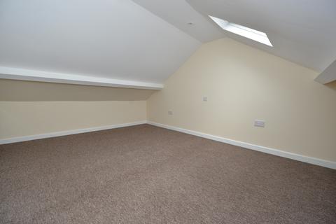 4 bedroom bungalow to rent, The Grove, Southampton SO19