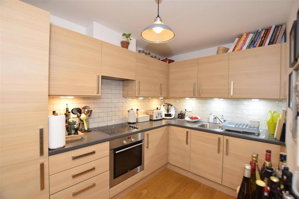 Kitchen copy.jpg