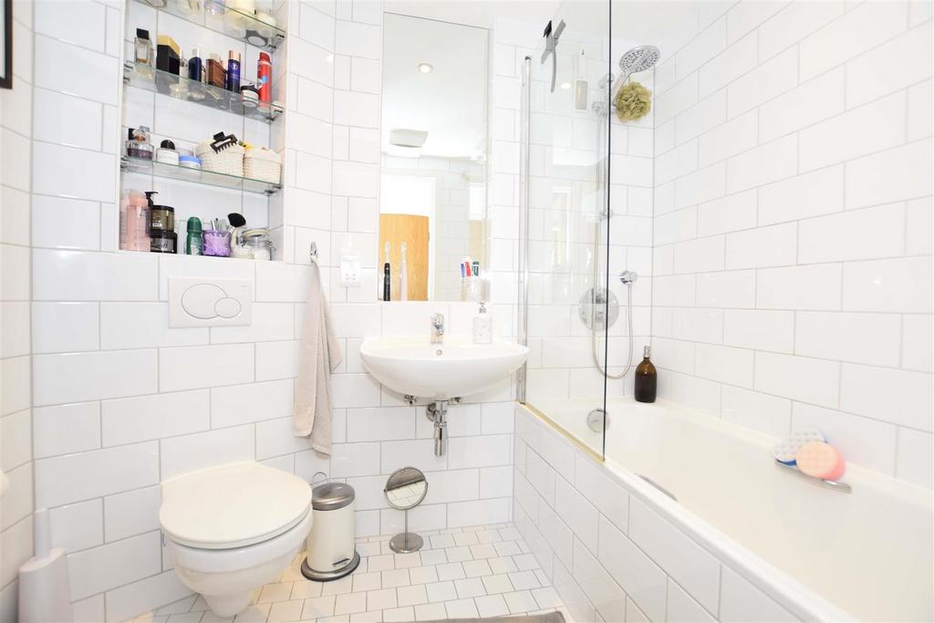 Bathroom copy.jpg