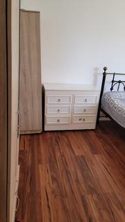 undefined, The Glen, Southall UB2