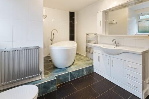 3 bedroom terraced house for sale, Gordon Street, Gainsborough, Lincolnshire, DN21