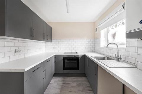 3 bedroom semi-detached house for sale, Trevone Place, Cambridge CB1