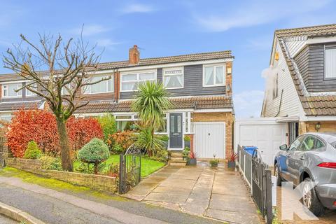 6 Totnes Avenue, Chadderton OL9 0RE