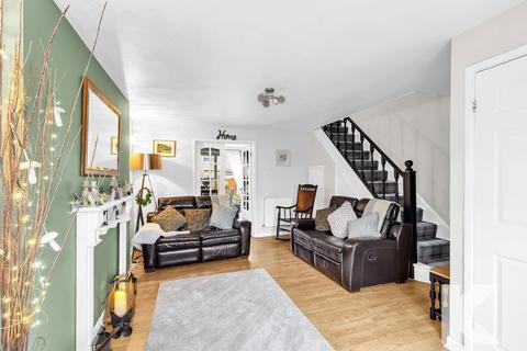 4 bedroom semi-detached house for sale, 6 Totnes Avenue, Chadderton OL9 0RE