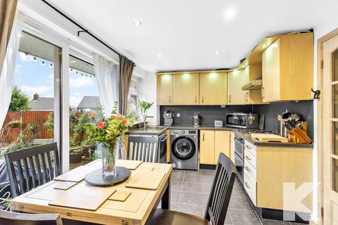 4 bedroom semi-detached house for sale, 6 Totnes Avenue, Chadderton OL9 0RE