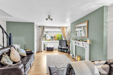 4 bedroom semi-detached house for sale, 6 Totnes Avenue, Chadderton OL9 0RE
