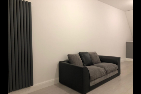 2 bedroom flat to rent, Castleview Gardens, Ilford, Essex, IG1