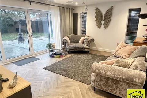 3 bedroom detached bungalow for sale, Keats Road, Balderton, Newark, Nottinghamshire.