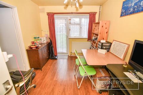 3 bedroom semi-detached house for sale, Rayleigh Road, Thundersley