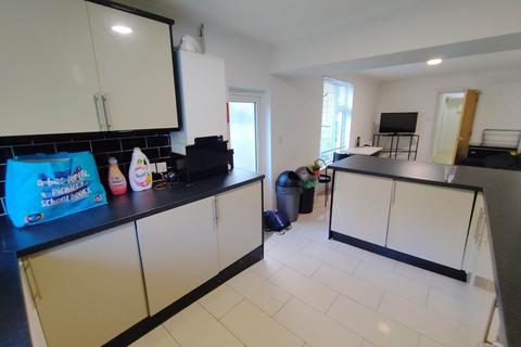6 bedroom house to rent, Glenroy Street, Roath, Cardiff