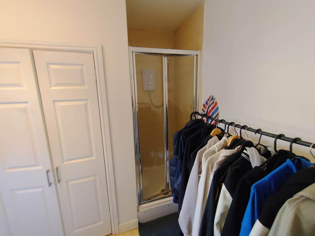 Ground floor middle