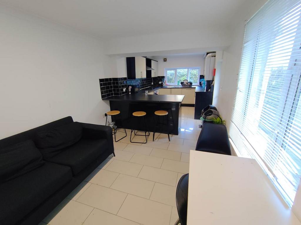 Living area (3)