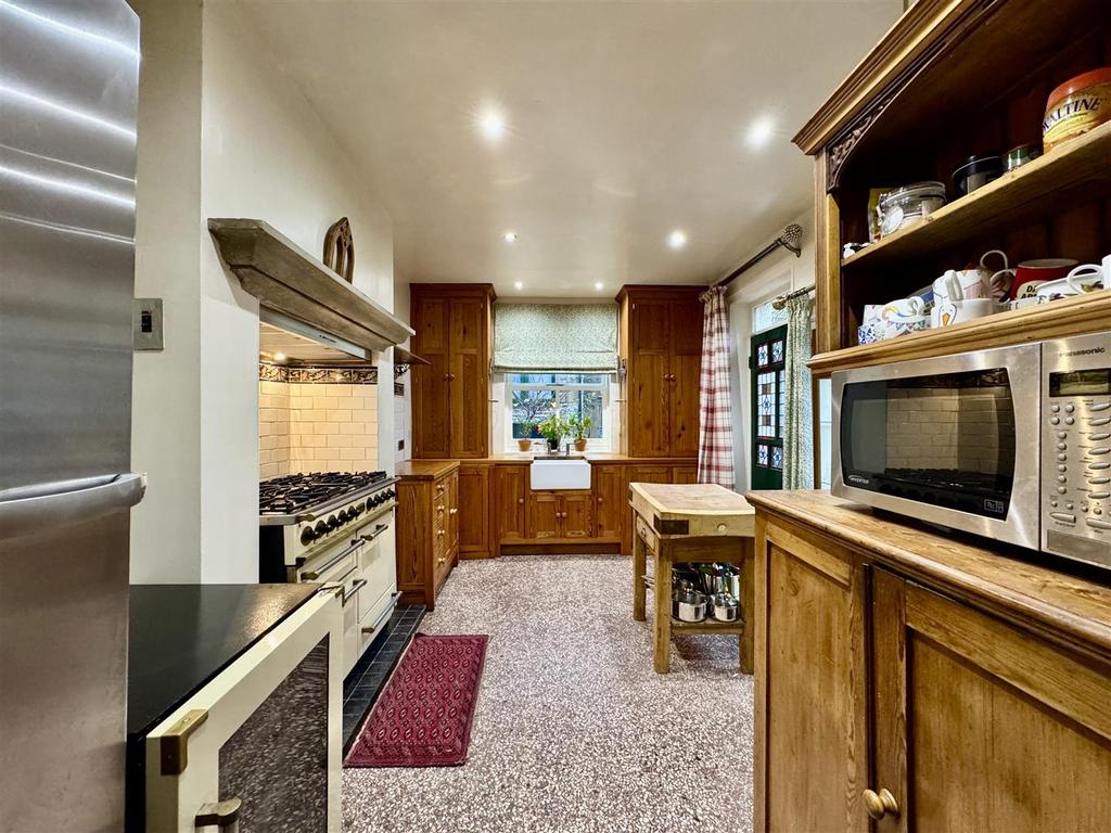 Dining kitchen