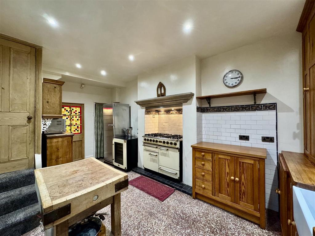 Dining kitchen