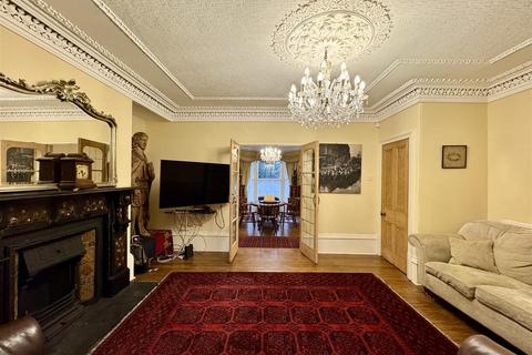 undefined, Dog Kennel Bank, Huddersfield, HD5 8JB
